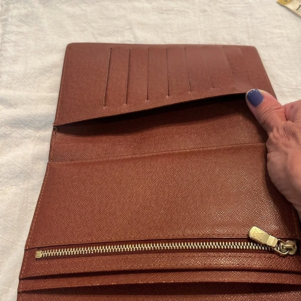 Louis Vuitton Monogram Pochette Passport TriFold Long Wallet - Picture 8 of 12